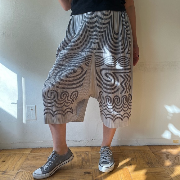 PLEATS PLEASE Issey Myake Graphic Print Pant - Picture 14 of 15